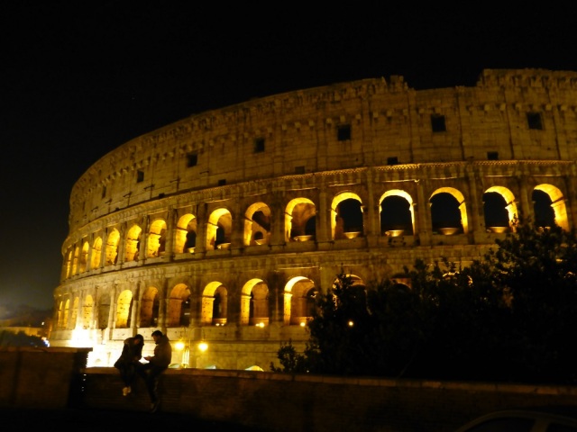 Le Colisée la nuit